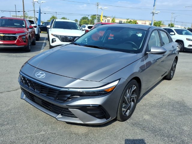 Used 2024 Hyundai Elantra SEL w/ Convenience Package FWD image 7