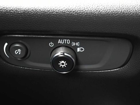 Used 2023 Chevrolet Traverse Premier w/ Redline Edition image 25