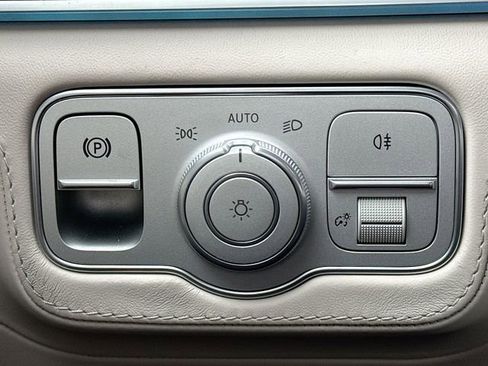 Used 2025 Mercedes-Benz GLS 63 AMG 4MATIC image 26