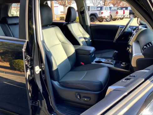 Used 2024 Toyota 4Runner SR5 Premium image 9