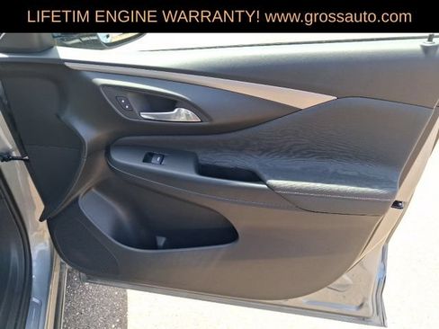 Used 2025 Buick Envista Avenir FWD image 33