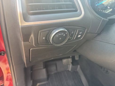 Used 2022 Ford Edge SEL w/ Convenience Package image 16