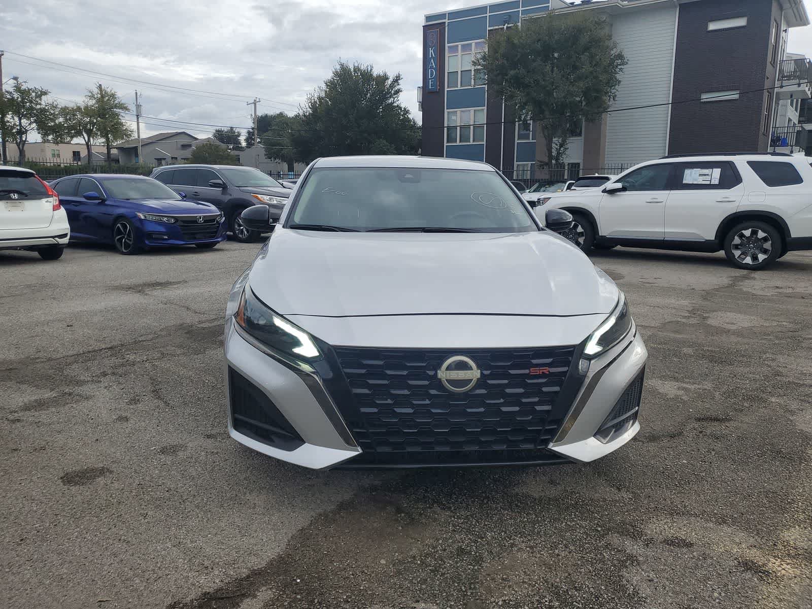 Used 2024 Nissan Altima 2.5 SR FWD image 8