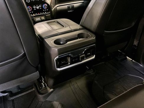 Used 2022 Chevrolet Silverado 1500 High Country w/ Technology Package AWD/4WD image 28