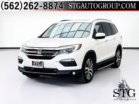 Used 2017 Honda Pilot Touring image 1