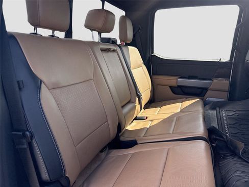 Used 2023 Ford F250 Lariat w/ Chrome Package image 29