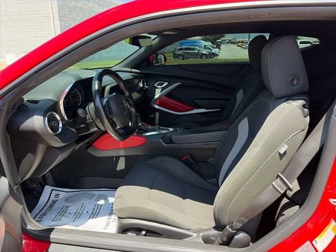 Used 2020 Chevrolet Camaro LT w/ Technology Package RWD image 10