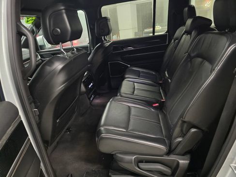 Certified 2022 Jeep Wagoneer Series II AWD/4WD image 34