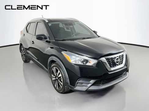 Used 2019 Nissan Kicks SV FWD image 4
