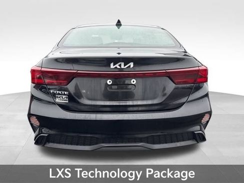 Used 2023 Kia Forte LXS w/ LXS Technology Package image 9