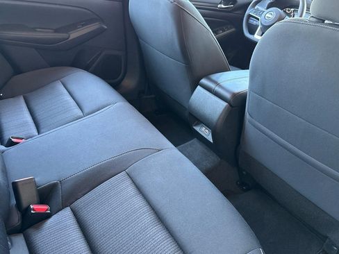 Used 2025 Nissan Altima 2.5 SV image 29