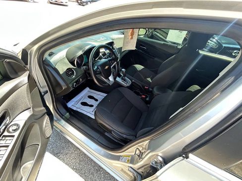 Used 2014 Chevrolet Cruze LT FWD image 6
