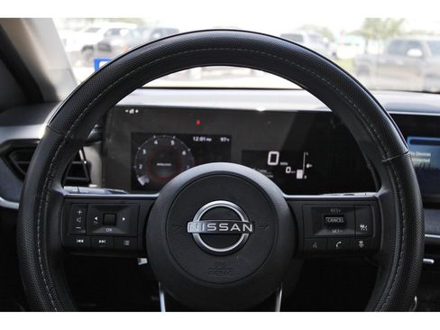 Used 2025 Nissan Kicks SV w/ SV Premium Package AWD/4WD image 11