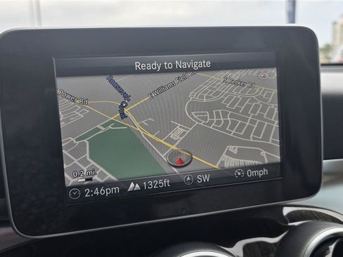 Used 2018 Mercedes-Benz GLC 300 4MATIC image 19
