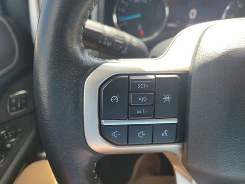 Used 2024 Ford Expedition XLT image 13