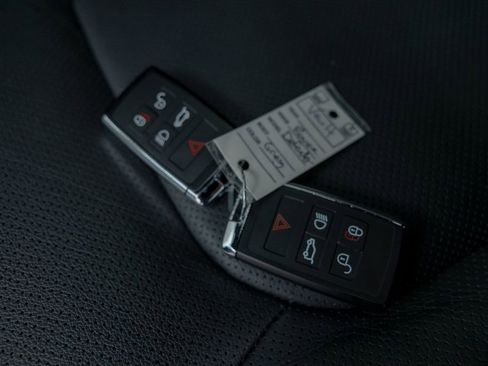 Used 2024 Land Rover Defender 130 S image 45