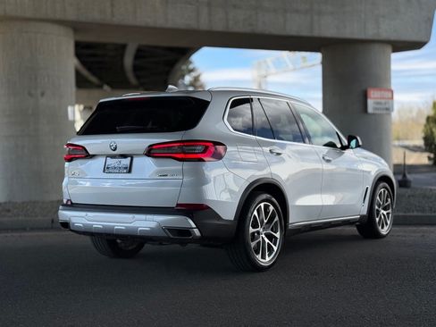 Used 2022 BMW X5 xDrive40i AWD/4WD image 4