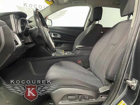 Used 2017 Chevrolet Equinox LT w/ Convenience Package image 11