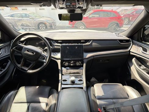 Used 2022 Jeep Grand Cherokee Overland w/ Advanced Protech Group III image 10