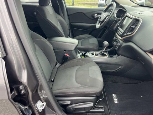 Used 2015 Jeep Cherokee Latitude w/ Comfort/Convenience Group image 13