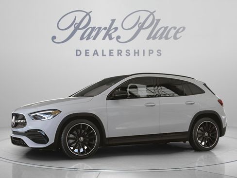 Used 2023 Mercedes-Benz GLA 250 4MATIC image 3