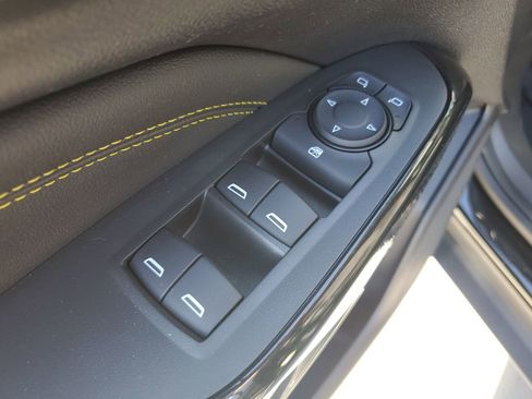 Used 2025 Chevrolet Trax LT image 20