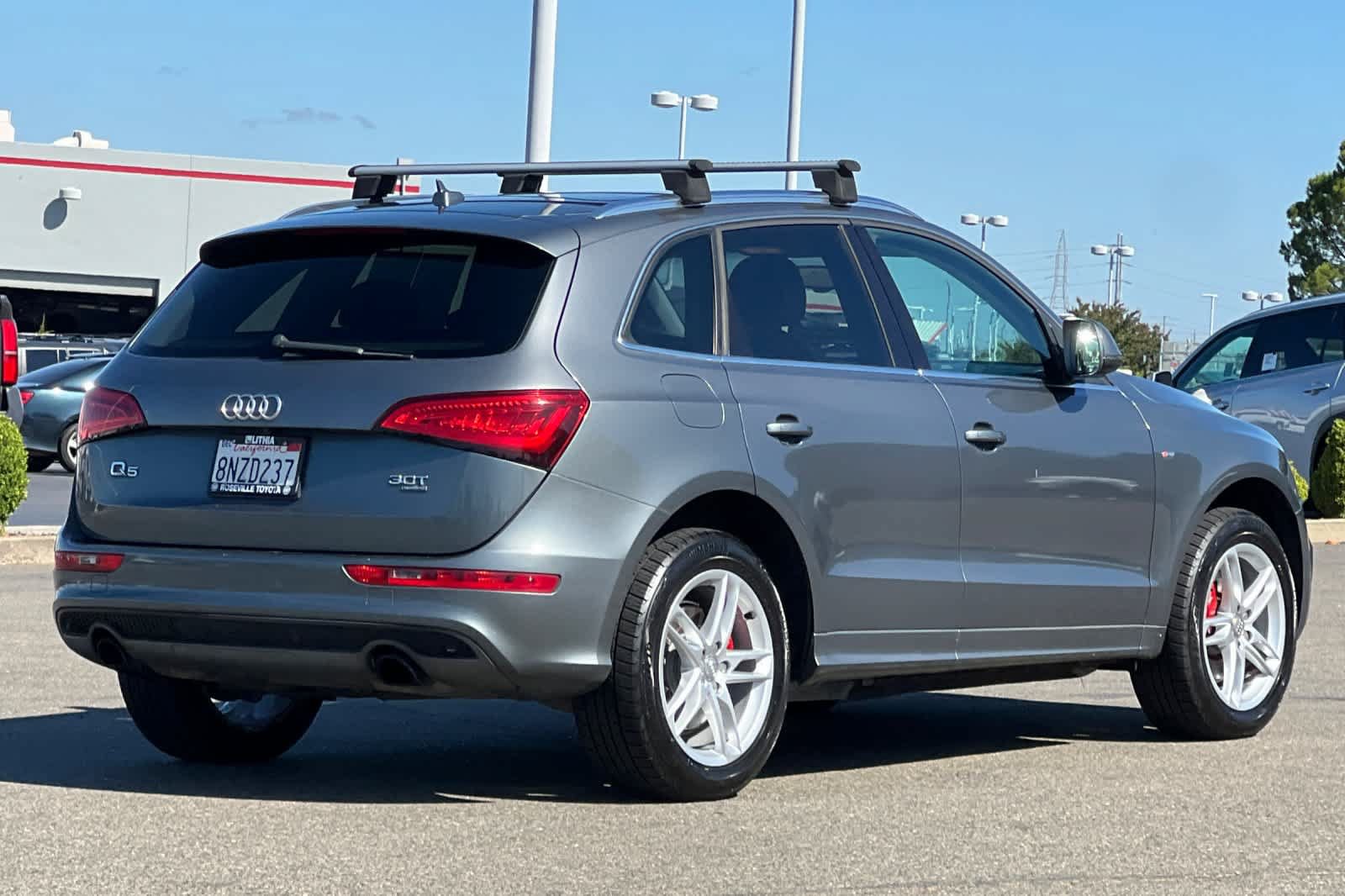 Used 2013 Audi Q5 3.0T Premium Plus w/ Audi MMI Navigation Plus Pkg AWD/4WD image 2