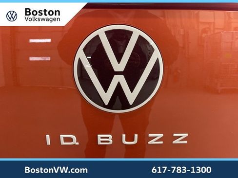 New 2025 Volkswagen ID. Buzz 1st Edition image 4