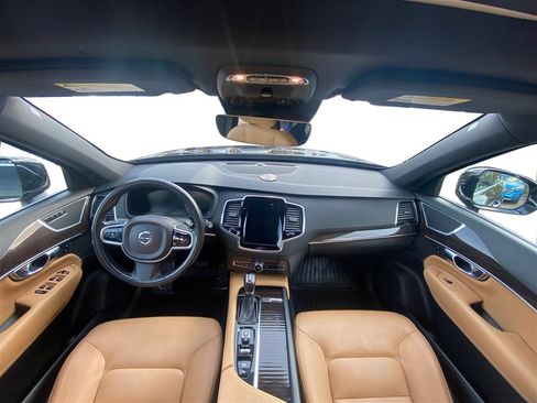 Used 2018 Volvo XC90 T6 Momentum w/ Convenience Package image 34