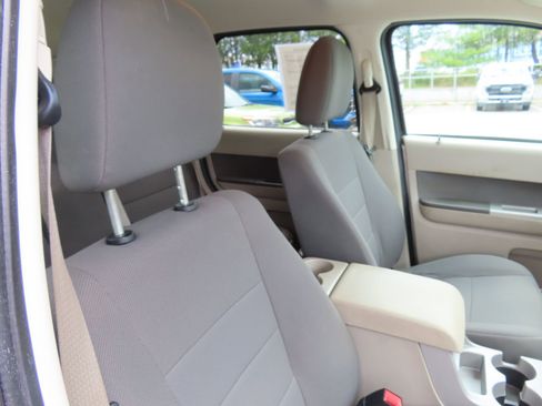 Used 2010 Ford Escape XLT FWD image 22