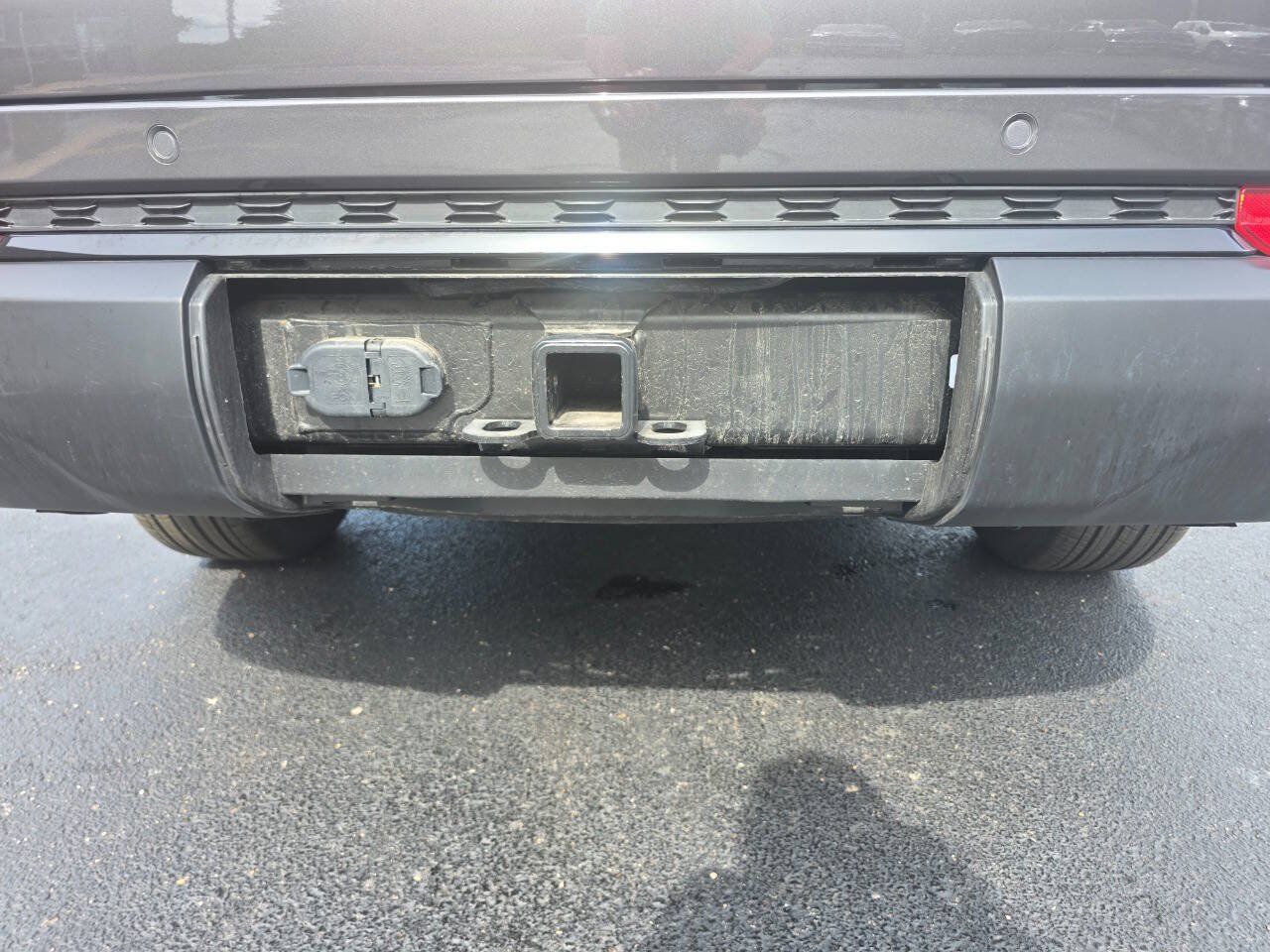 Used 2025 Jeep Grand Cherokee L Laredo AWD/4WD image 7