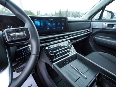 Used 2025 Hyundai Santa Fe SE image 18