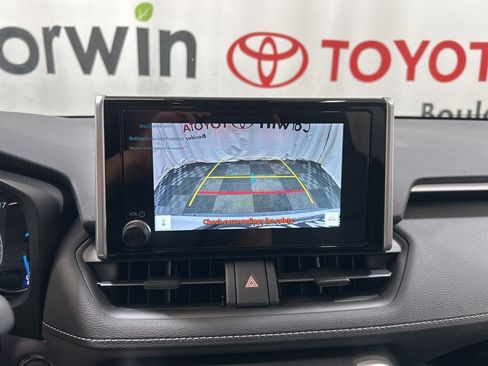 Used 2025 Toyota RAV4 XLE image 31