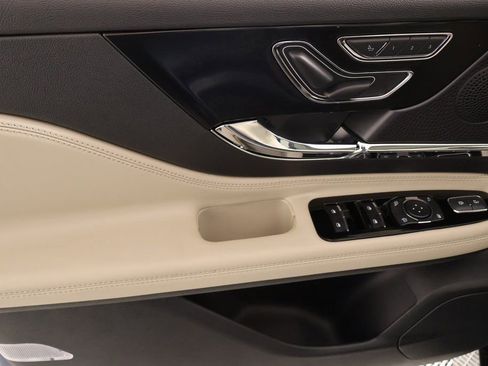 New 2026 Lincoln Corsair Reserve image 17