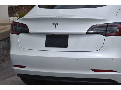 Used 2020 Tesla Model 3 Standard Range Plus RWD image 25