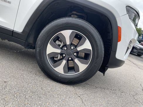 Certified 2024 Jeep Grand Cherokee Limited 4xe AWD/4WD image 11