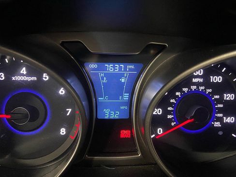 Used 2012 Hyundai Veloster w/ Style Pkg image 20