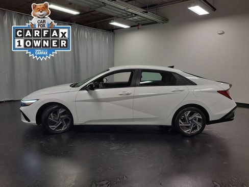 Used 2025 Hyundai Elantra Sport FWD image 5