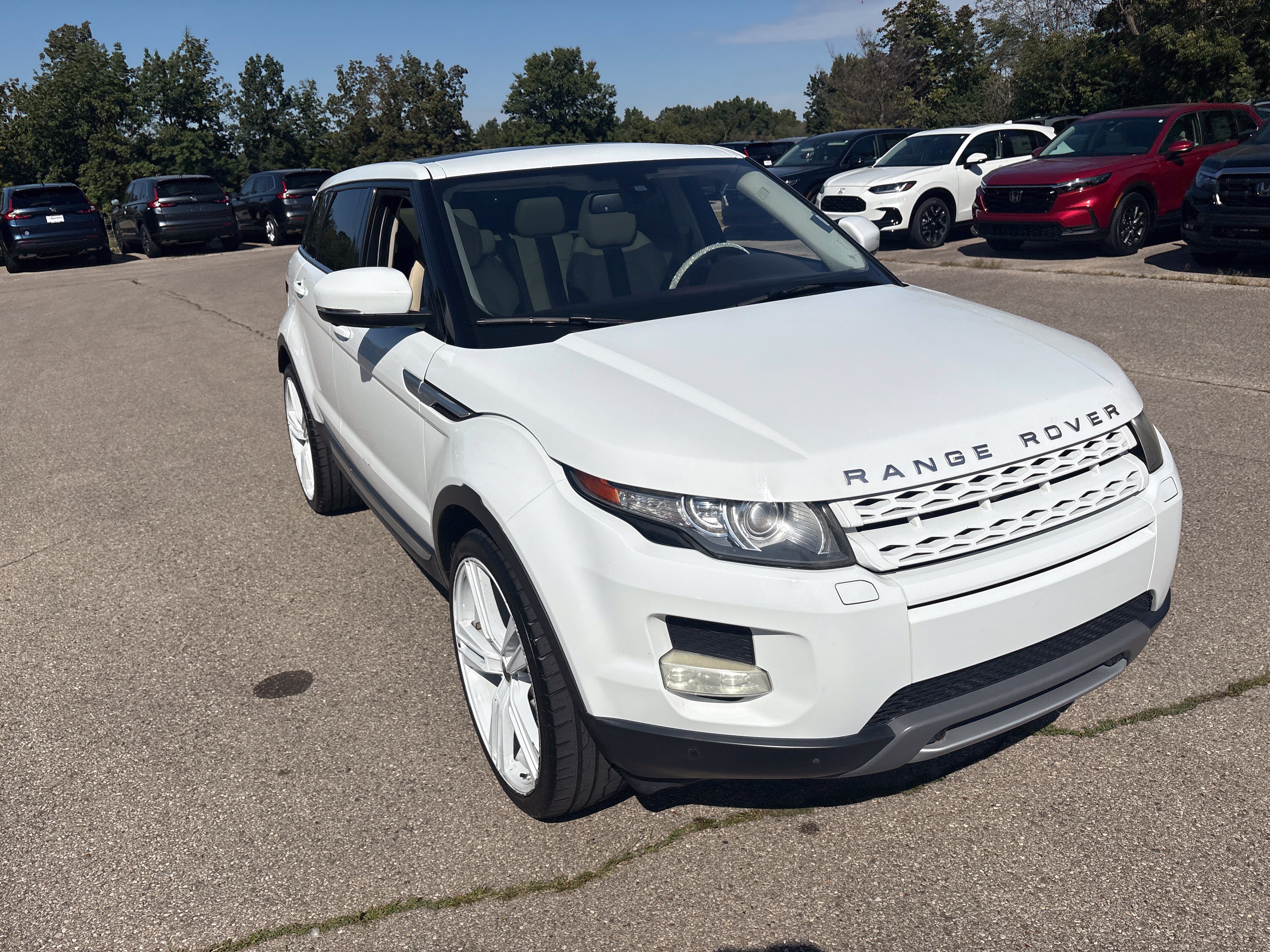 Used 2012 Land Rover Range Rover Evoque Prestige w/ Prestige Premium Pkg AWD/4WD image 17
