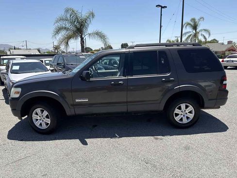 Used 2006 Ford Explorer XLT RWD image 3