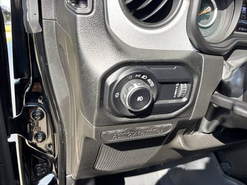 Used 2024 Jeep Wrangler Sport AWD/4WD image 17
