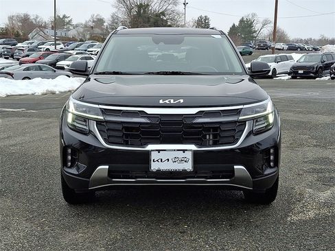 Certified 2025 Kia Seltos SX w/ SX Sunroof Package image 2