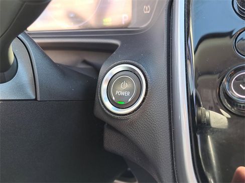 Used 2022 Chevrolet Bolt EUV LT w/ Convenience Package image 27