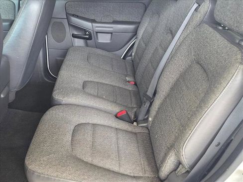 Used 2005 Ford Explorer XLS AWD/4WD image 16