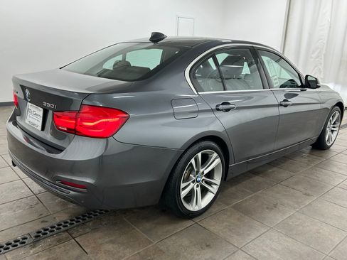Used 2017 BMW 330i xDrive Sedan AWD/4WD image 5