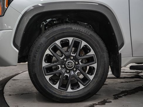 Used 2022 Toyota Tundra Limited AWD/4WD image 29
