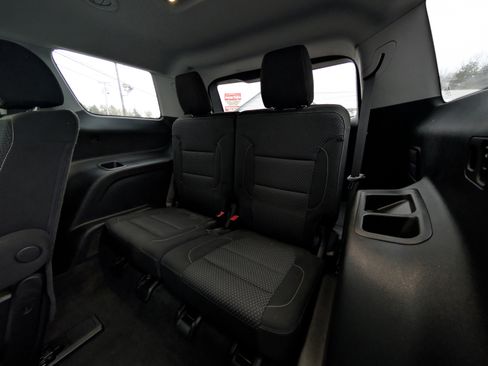 Used 2021 GMC Acadia SLE image 31