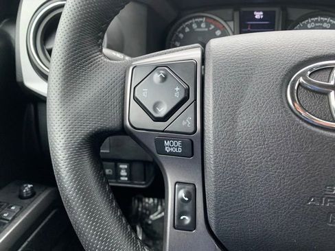 Used 2021 Toyota Tacoma TRD Off-Road w/ Technology Package image 18