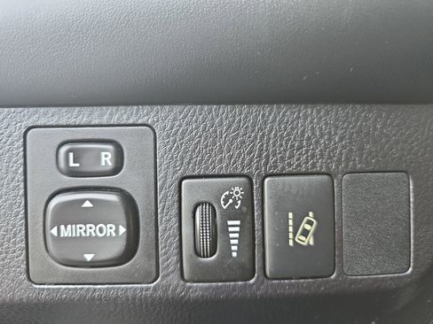 Used 2017 Toyota RAV4 XLE FWD image 22