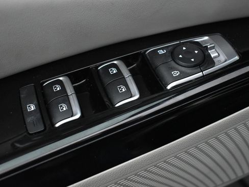 Used 2022 Kia Carnival EX FWD image 12